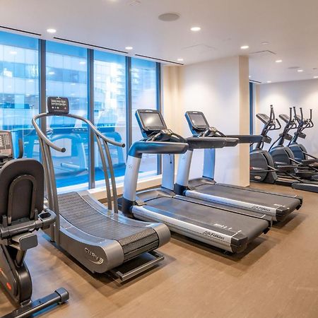 Sutton Place Hotel Toronto Bagian luar foto
