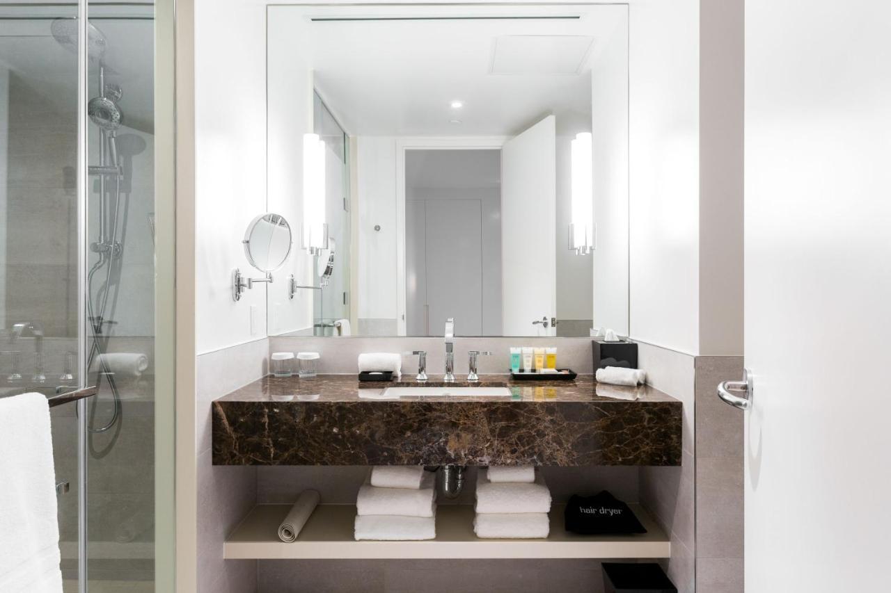 Sutton Place Hotel Toronto Bagian luar foto