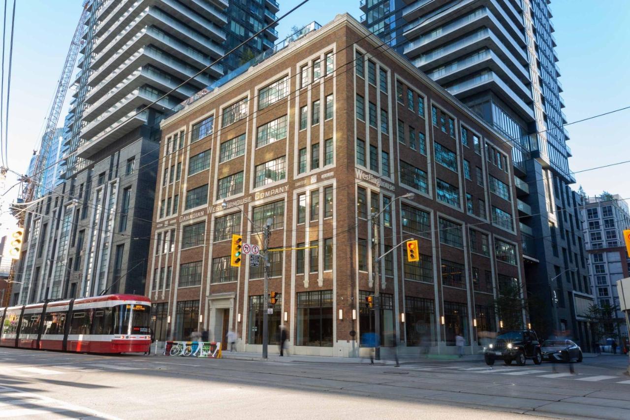 Sutton Place Hotel Toronto Bagian luar foto