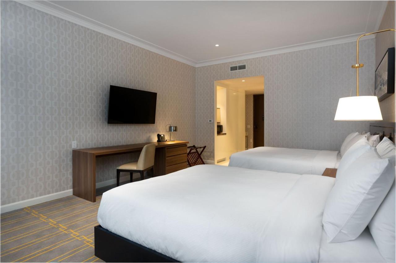 Sutton Place Hotel Toronto Bagian luar foto