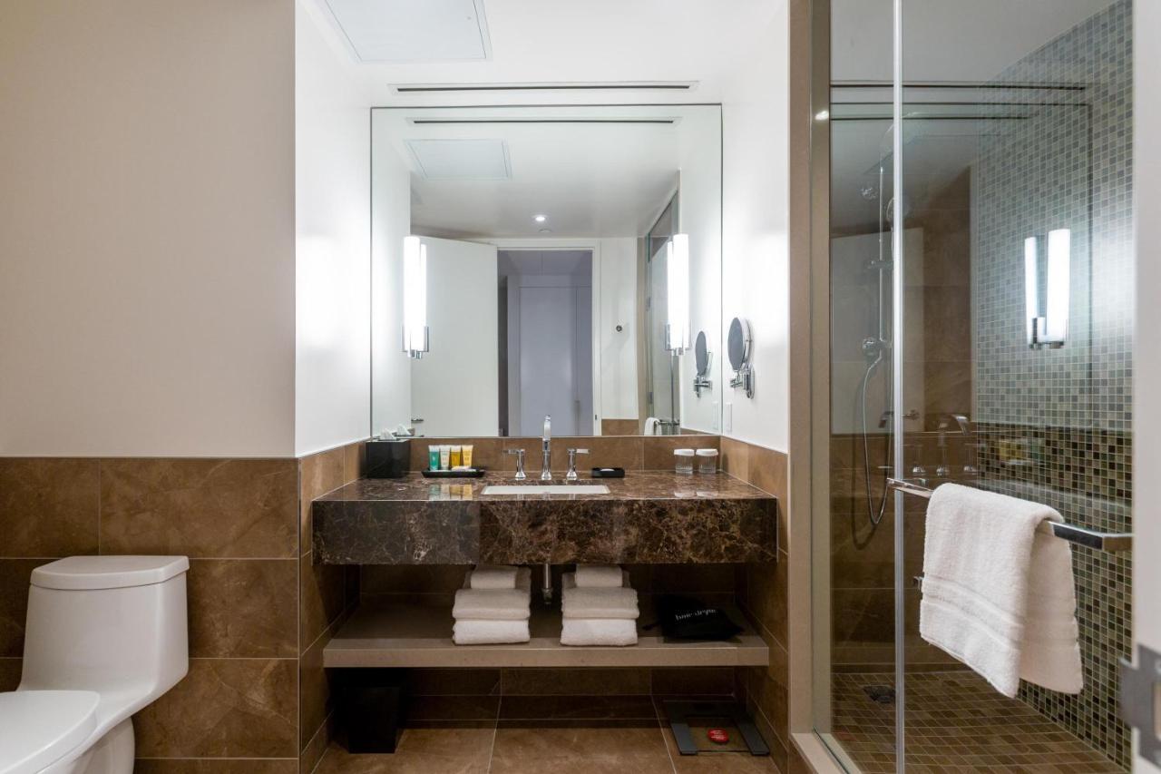 Sutton Place Hotel Toronto Bagian luar foto
