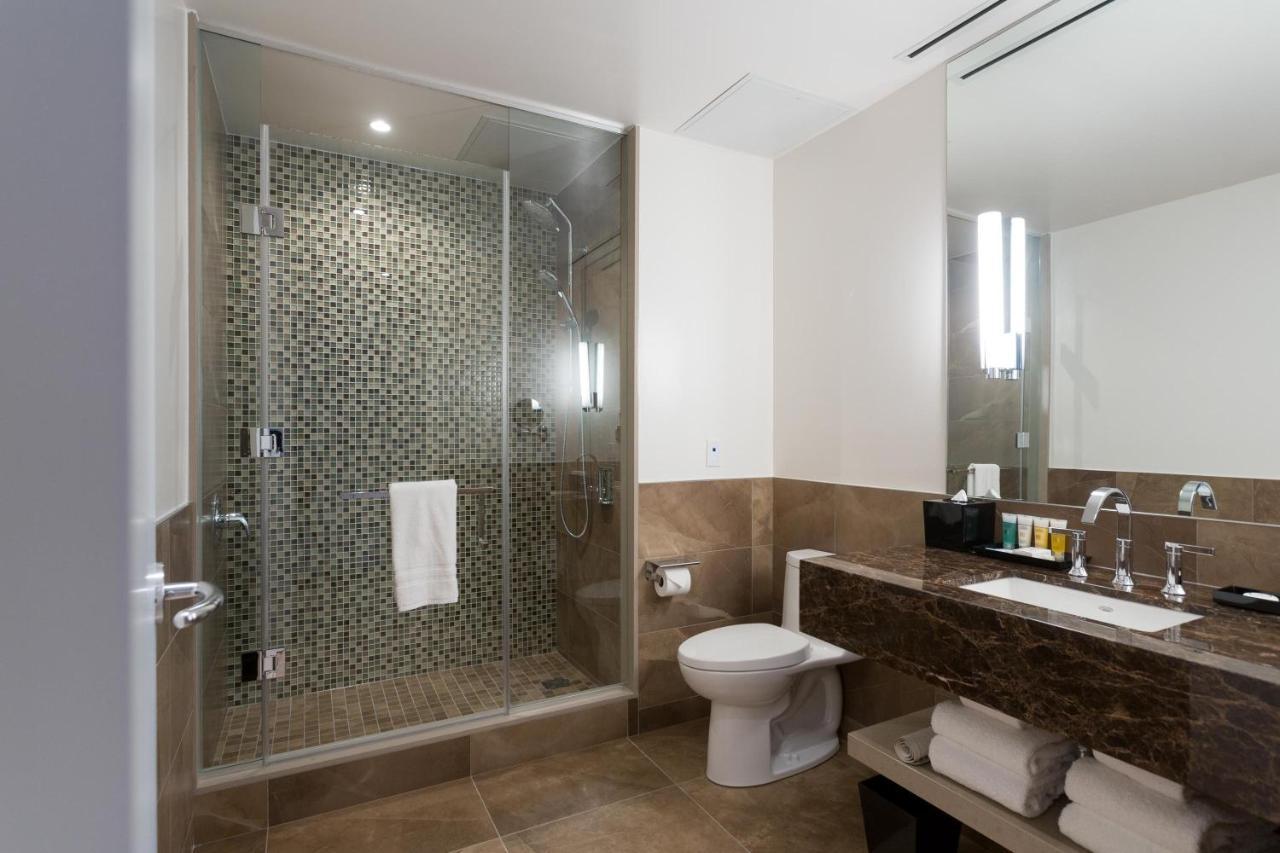 Sutton Place Hotel Toronto Bagian luar foto