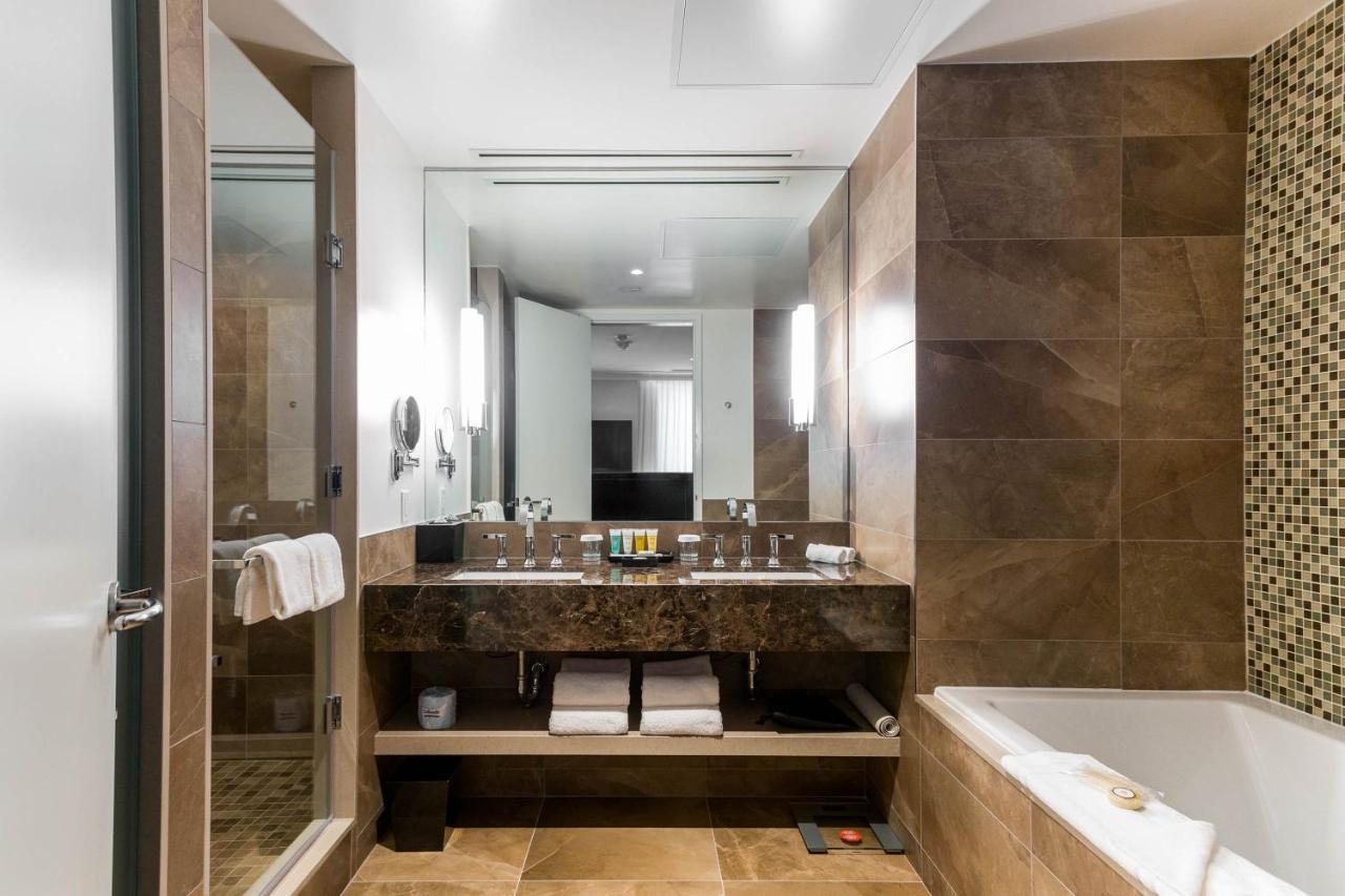 Sutton Place Hotel Toronto Bagian luar foto