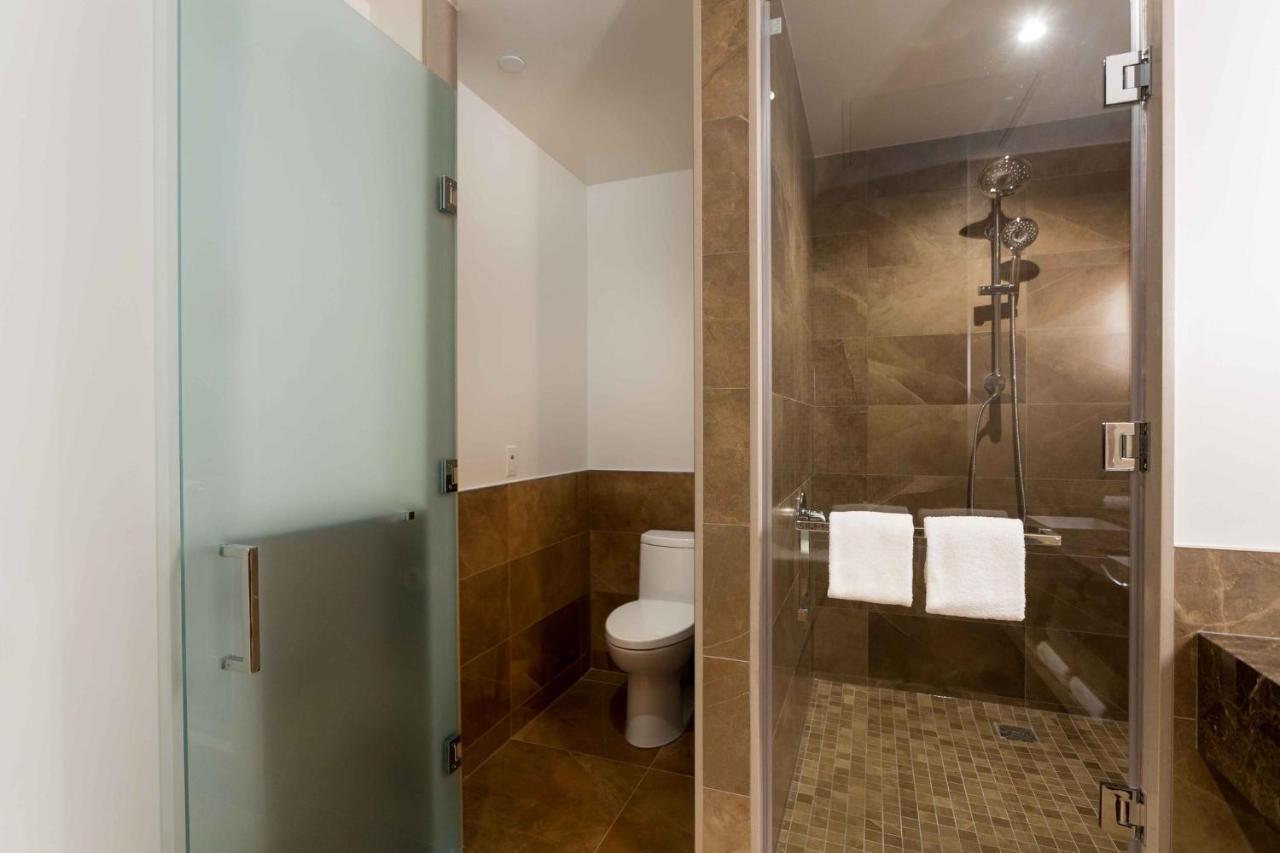 Sutton Place Hotel Toronto Bagian luar foto
