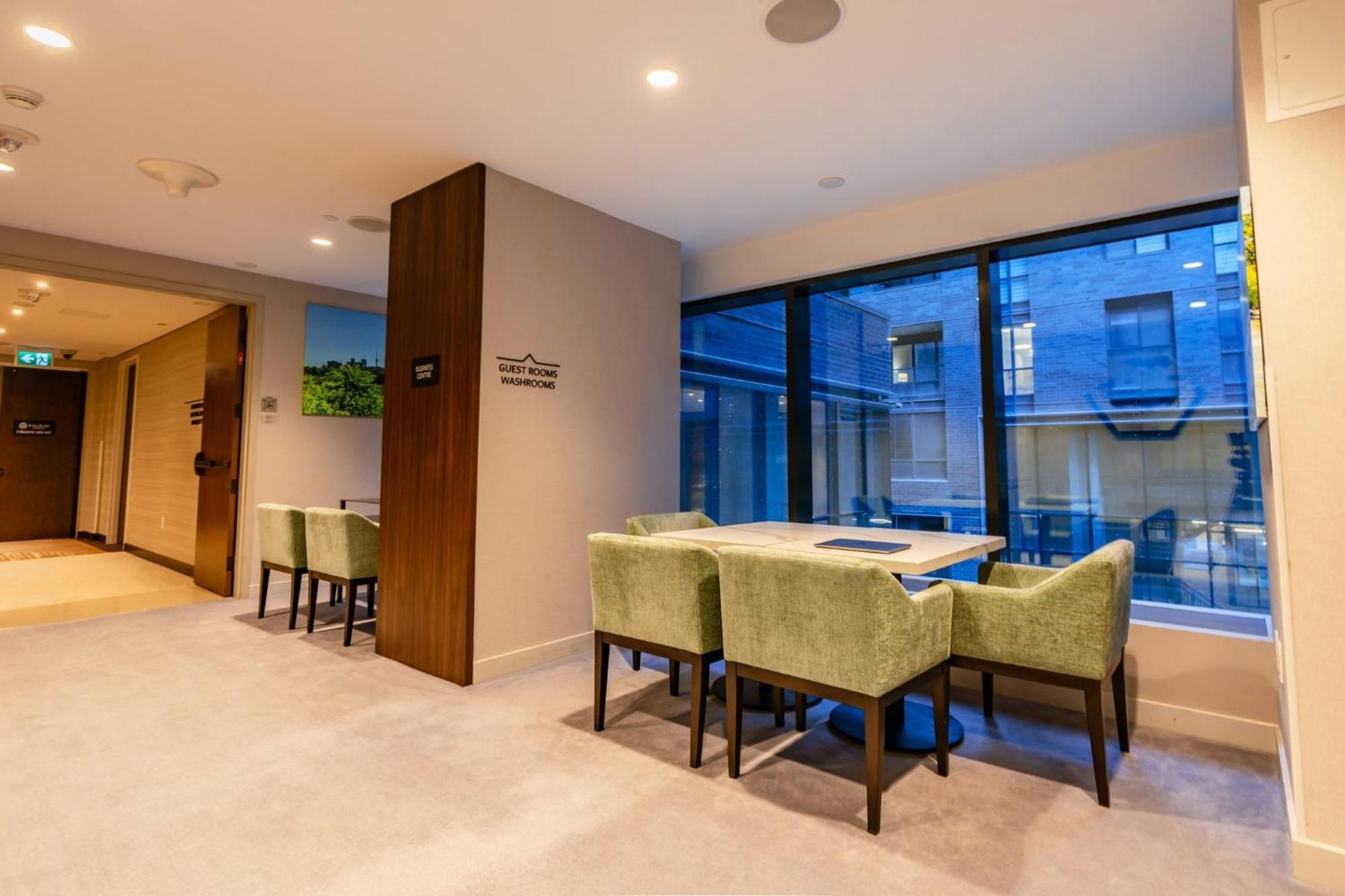 Sutton Place Hotel Toronto Bagian luar foto