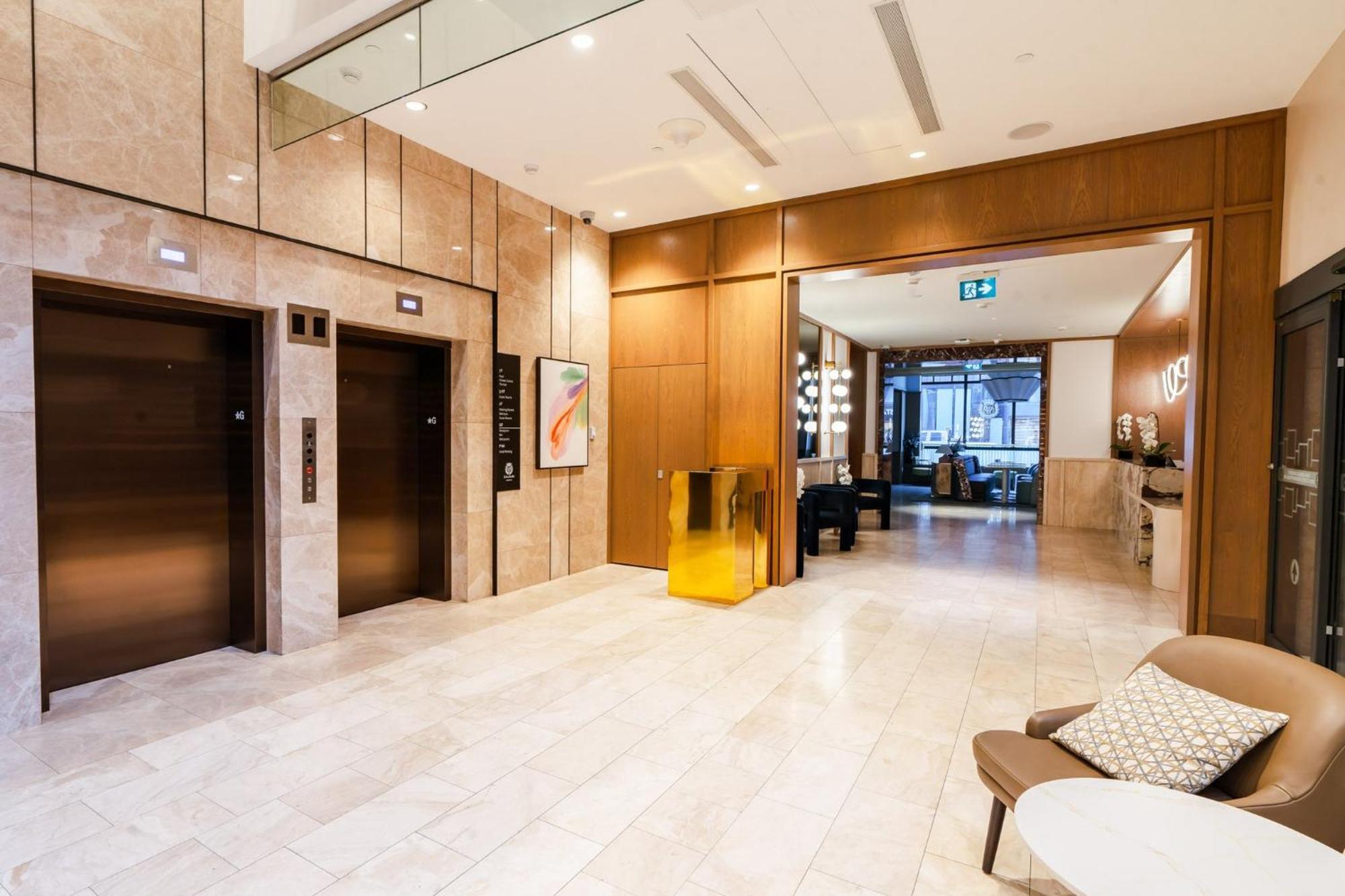 Sutton Place Hotel Toronto Bagian luar foto