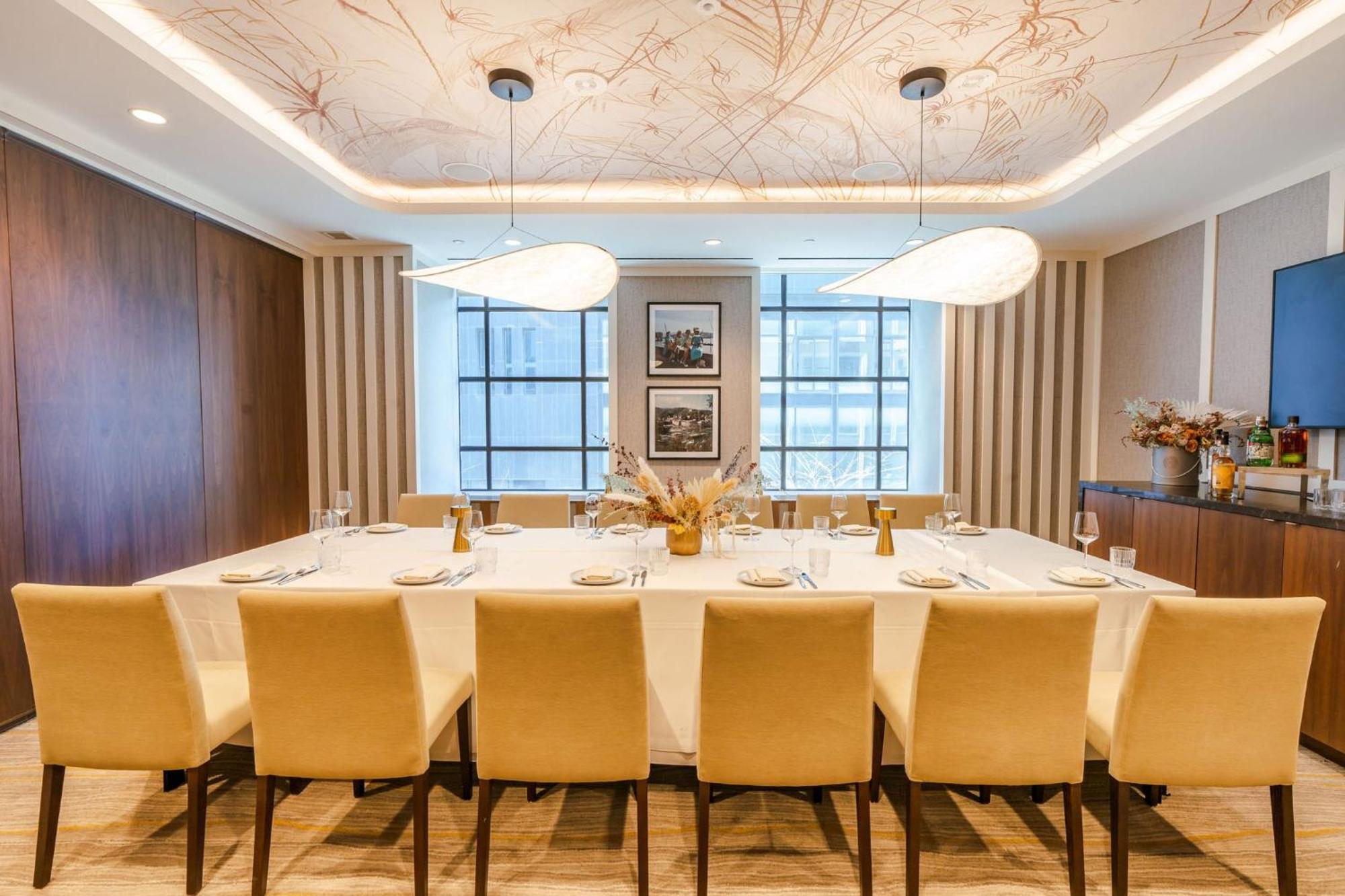 Sutton Place Hotel Toronto Bagian luar foto